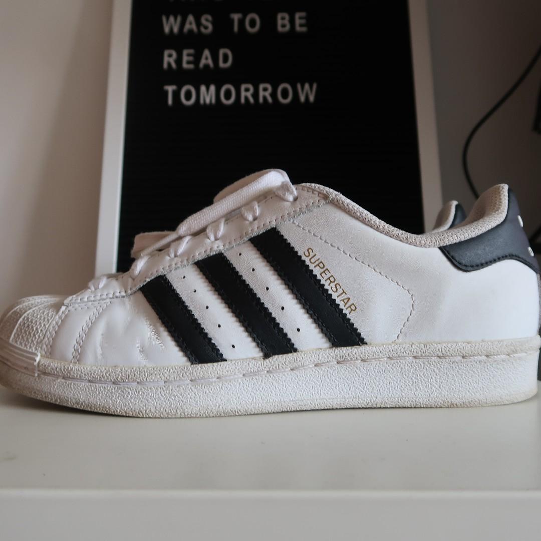 adidas Superstar Classic Sneakers, Men's Fashion, Footwear, Sneakers on  Carousell