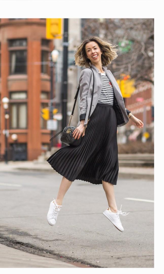 Pleated skirt deals aritzia