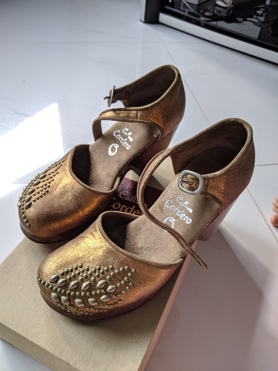 Calleen clearance cordero clogs
