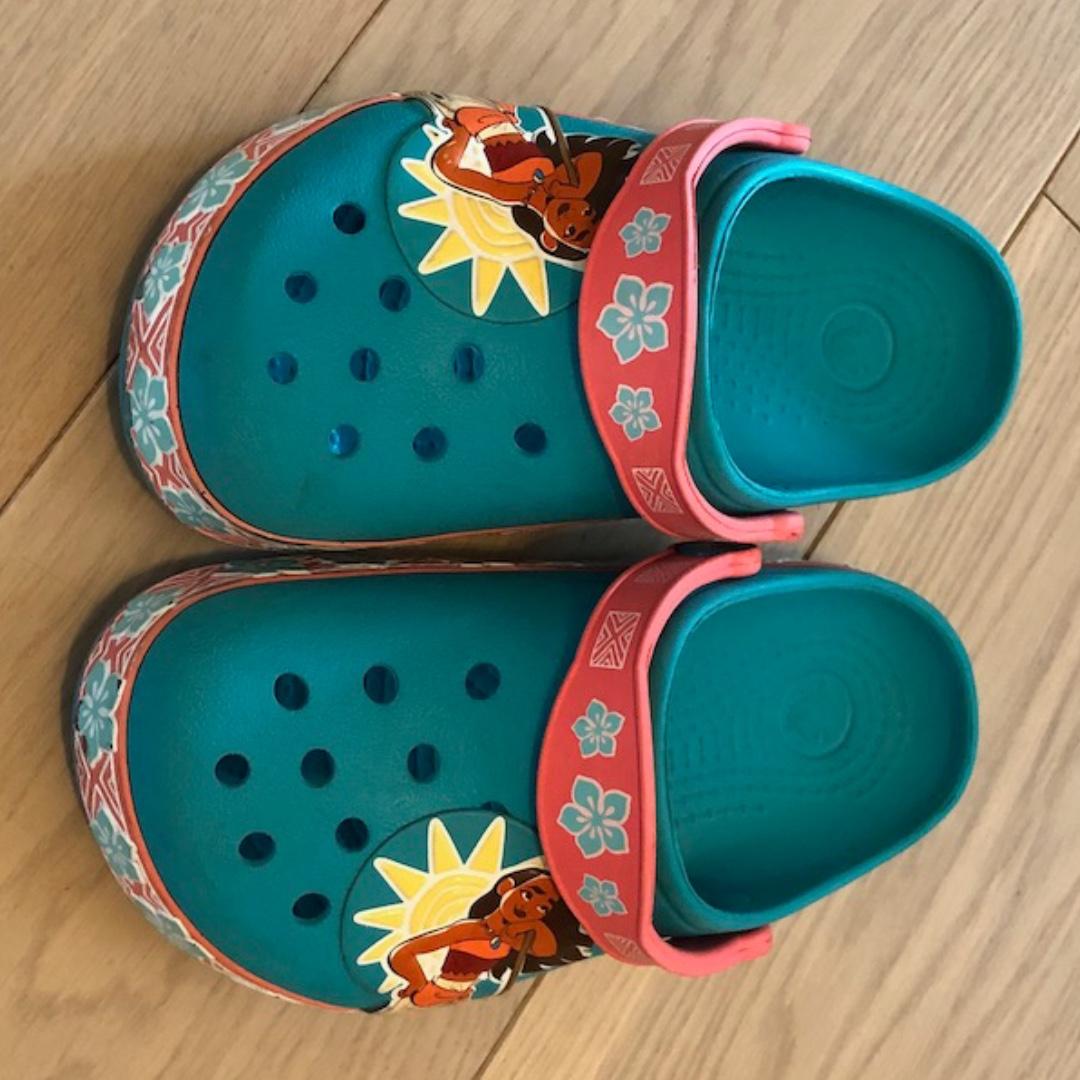 moana crocs