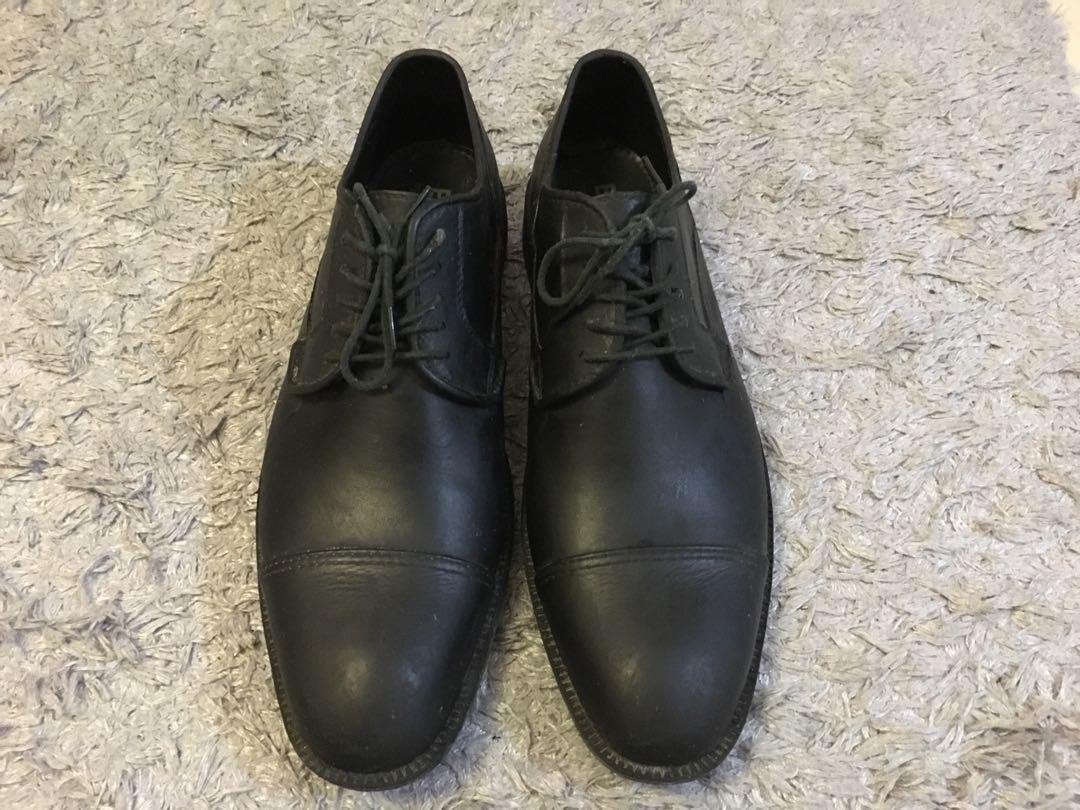 easy soft black shoes