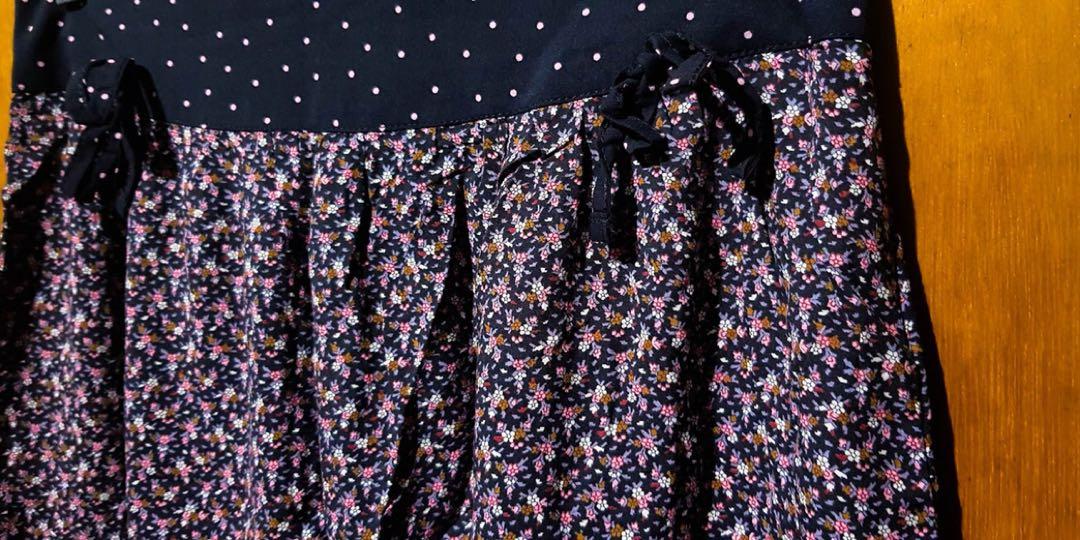 Floral Skirt (Category: Skirts) located in Makati City. Submitted by tinalopez (Listing ID 244884465, Image 2). Description: •no flaws • with pockets both side • light cloth .