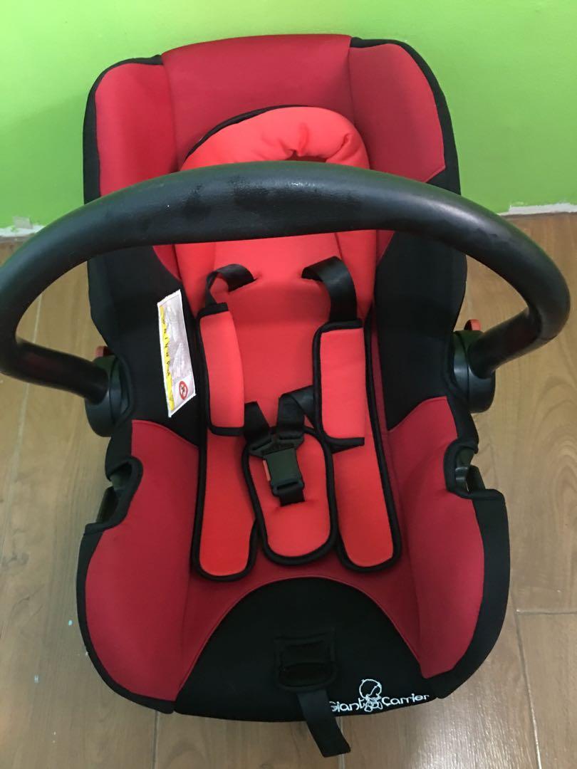 Giant Carrier Zoe Car Seat (RED), Babies & Kids, Going Out, Carriers