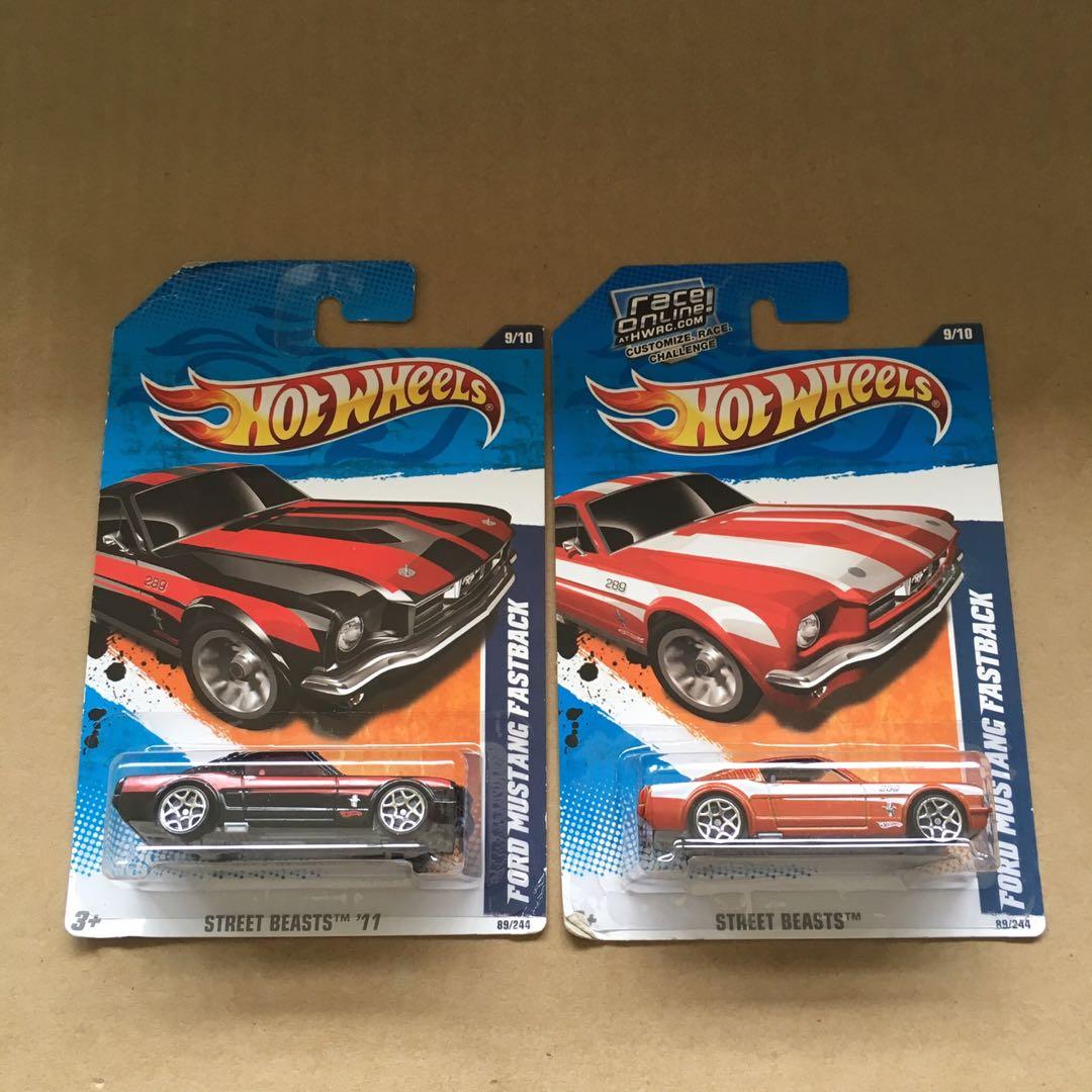 RED /& WHITE STRIPES NEW HOT WHEELS FORD MUSTANG FASTBACK STREET BEASTS