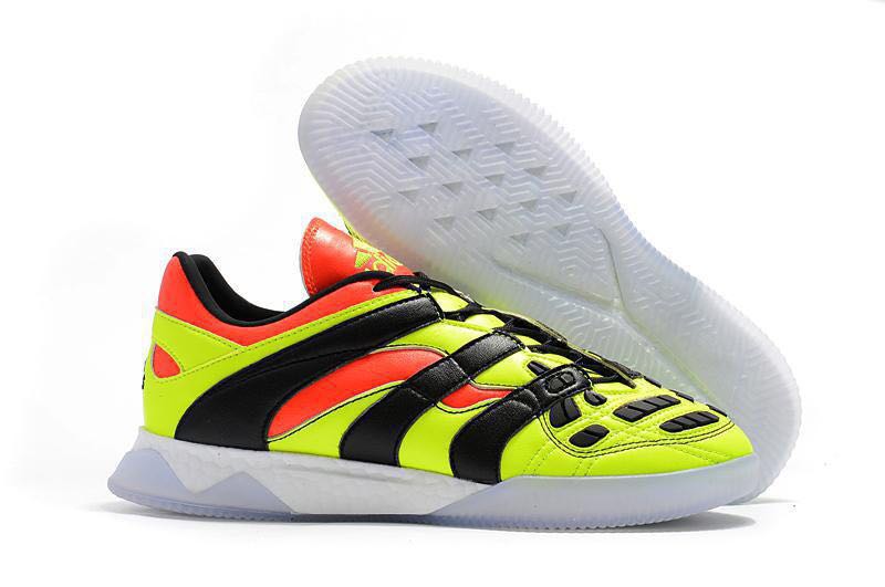 kasut futsal predator