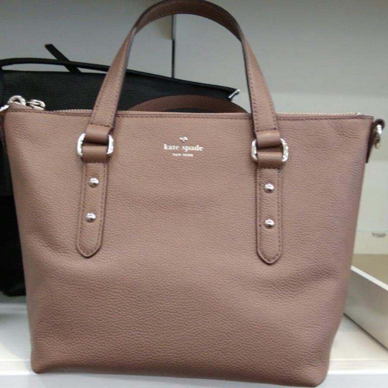 KATE SPADE LARCHMONT AVENUE SMALL PENNY CROSSBODY, Women's Fashion, Bags &  Wallets, Purses & Pouches on Carousell