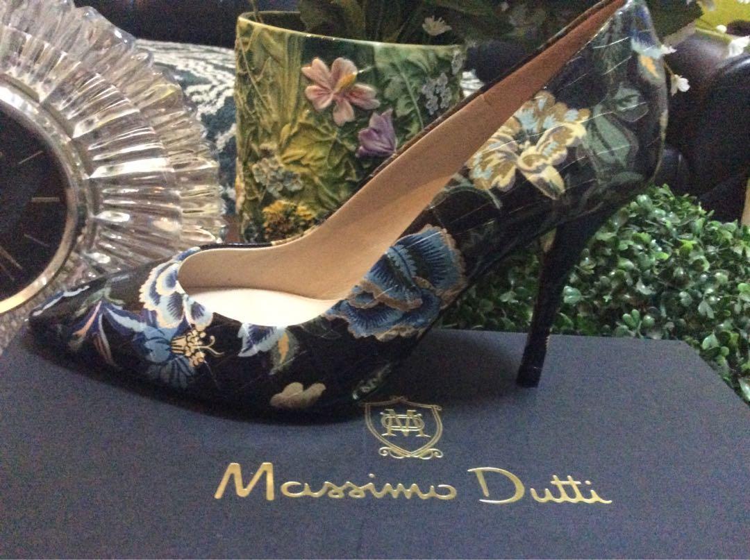 Massimo dutti shoes size 36 and 37 (Category: Heels) located in San Pablo. Submitted by princess201017 (Listing ID 244661115, Image 1). Description: .