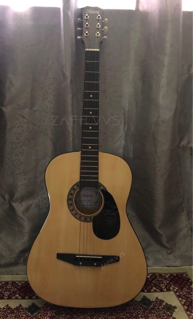 Morris Acoustic Guitar, Hobbies & Toys, Music & Media, Musical