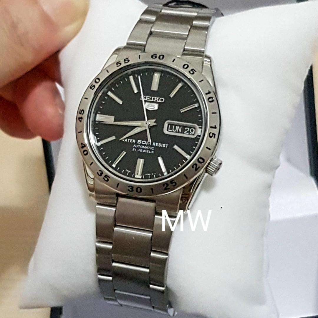 New Seiko 5 Black Face Classic Day Date Automatic Snke01k Men S Watch Men S Fashion Watches On Carousell