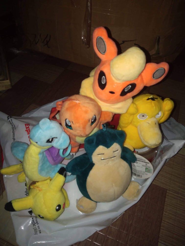 Pokemon bag charms (Category: Character Goods) located in Manila. Submitted by jeorginegabbi (Listing ID 244899425, Image 2). Description: .