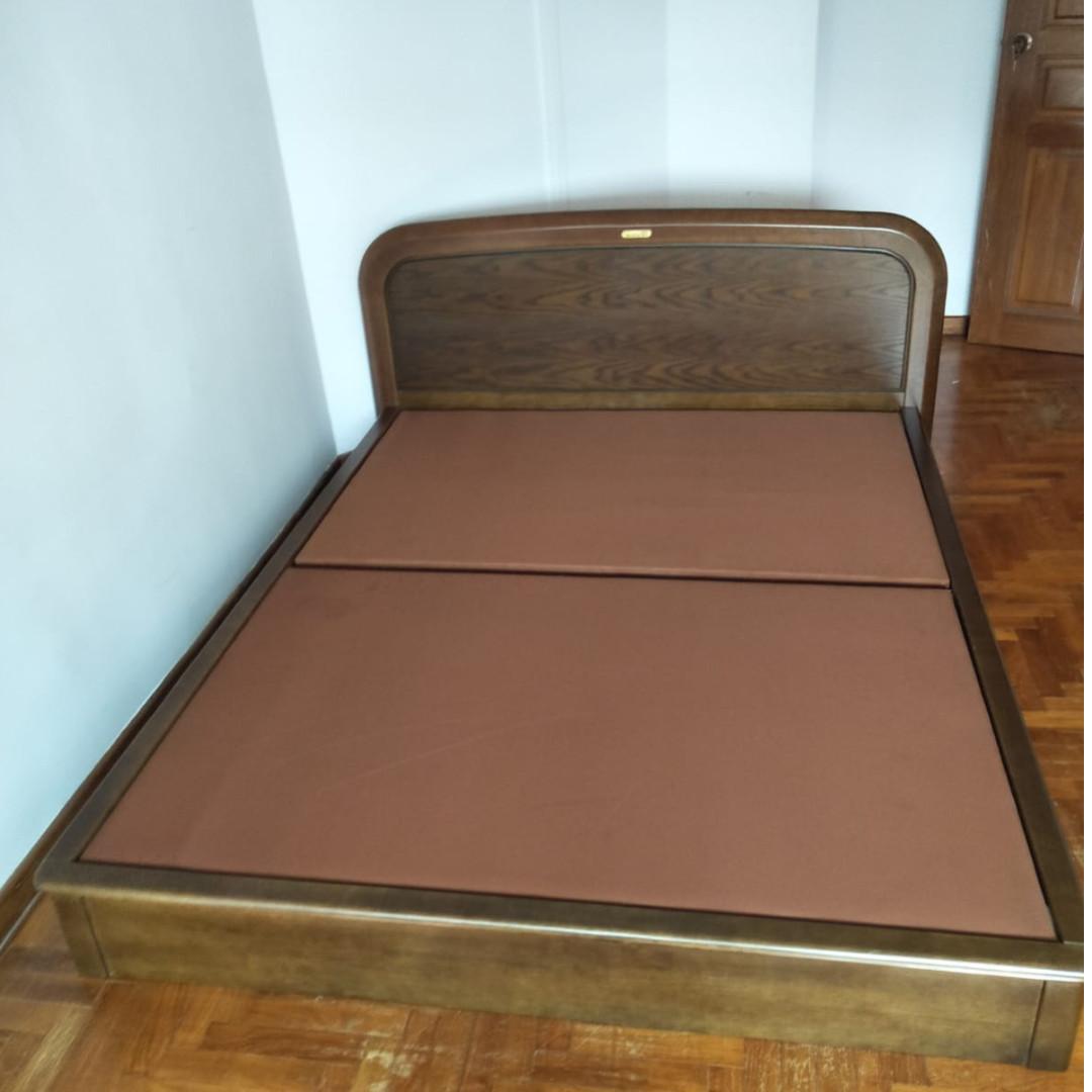 Queen Size Simmons Wooden Bedframe W O Mattress Furniture Beds Mattresses On Carousell