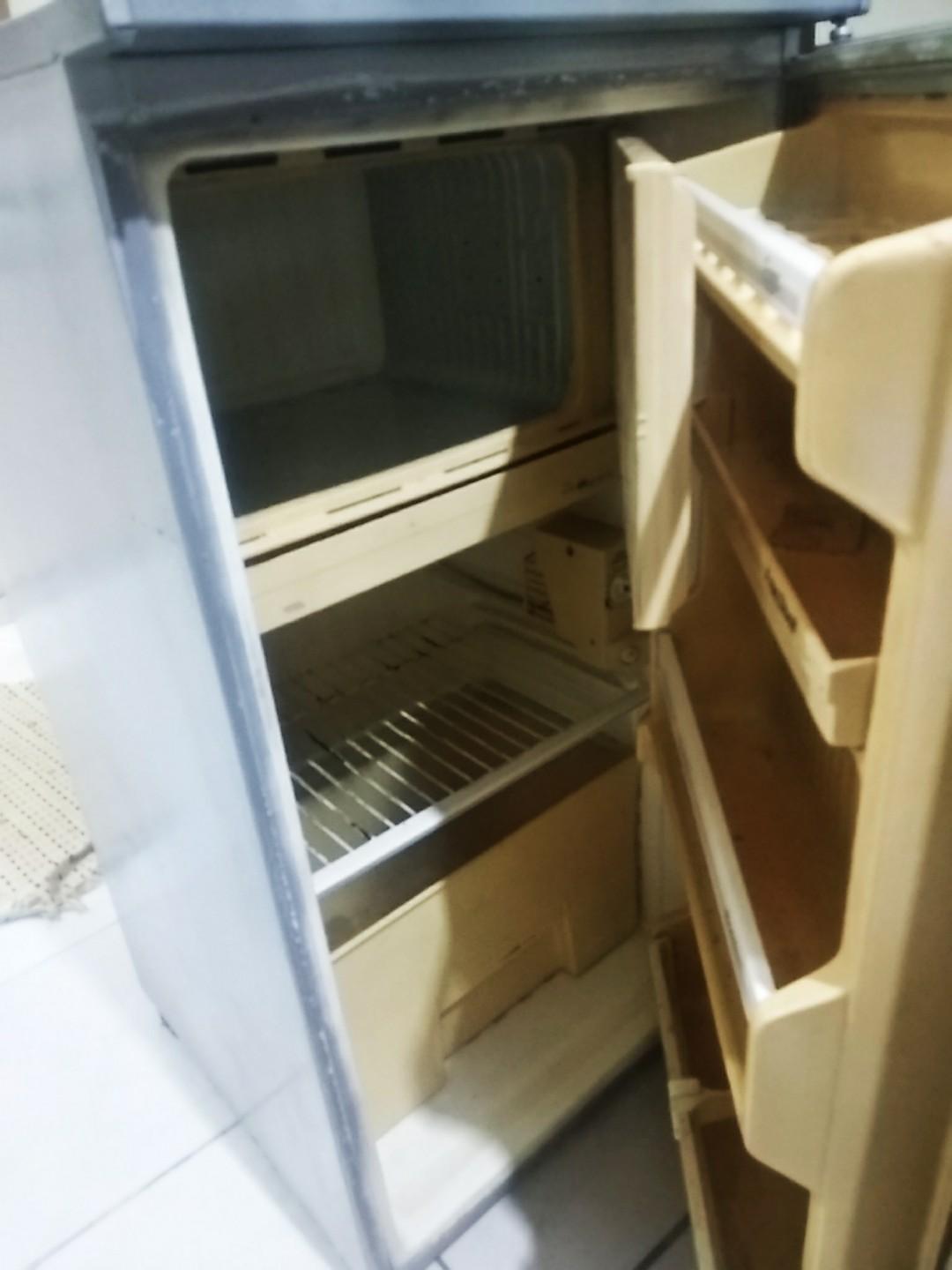 Ref Small Grey (Category: Refrigerators and Freezers) located in Imus. Submitted by raichanz (Listing ID 244750426, Image 2). Description: Selling our old ref. Good condition. Old aesthetics. Imus area for pick up only..