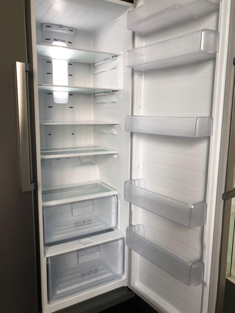Samsung Side by Side Freezer/Fridge (627 litres), TV & Home Appliances