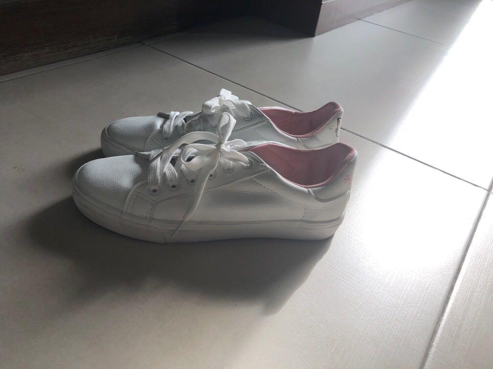 cute ladies sneakers