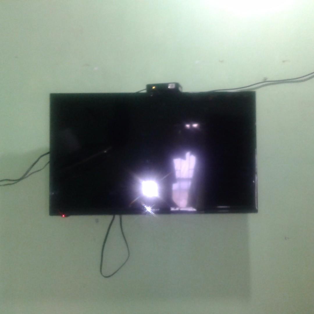 Selling devant smart tv 32 inches rush!!!!!! (Category: Other Audio Equipment) located in Dasmarinas. Submitted by jaeroll (Listing ID 244723340, Image 1). Description: RUSH!!!!! Selling 32 inches Devant smart tv in low price without any scratcha and issues. good as new , grab it now.....
