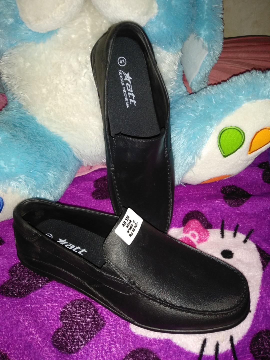 Sepatu Karet New Era Fesyen Pria Sepatu Sepatu Formal Di Carousell