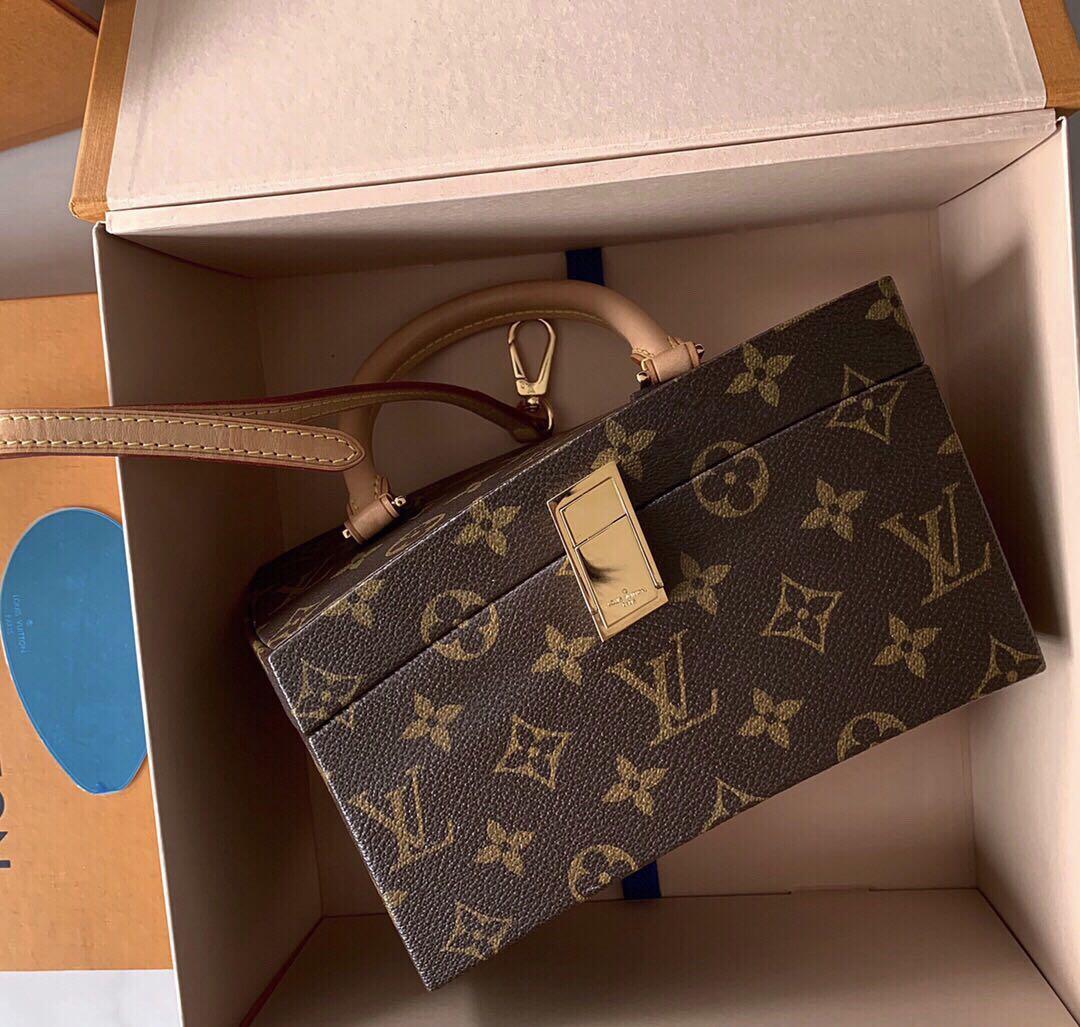 160th Anniversary Limited Edition Louis Vuitton Twisted Box