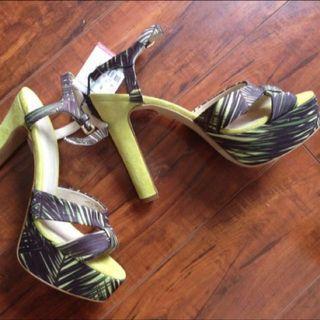ZARA Lime Sandals - size 6 (pricetag on)