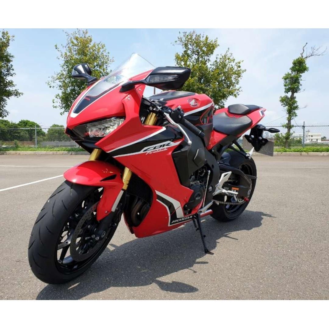 出售 17年honda Cbr1000rr Abs Tcs 全馬力非閹割版 機車 重機在旋轉拍賣