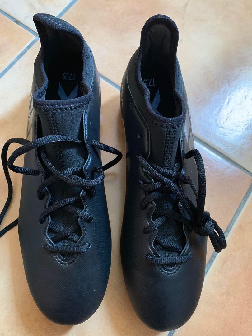 Sepatu bola deals adidas x 17