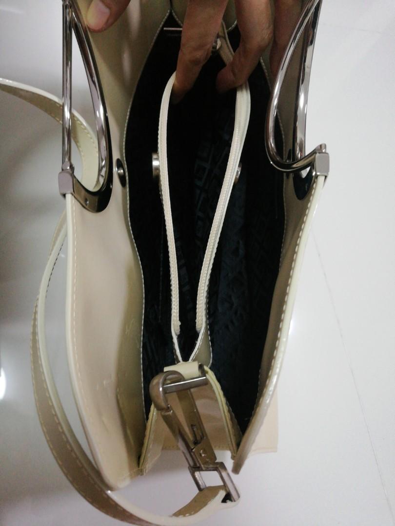 Jean Louis Scherrer Handbags Beige Leather ref.151689 - Joli Closet
