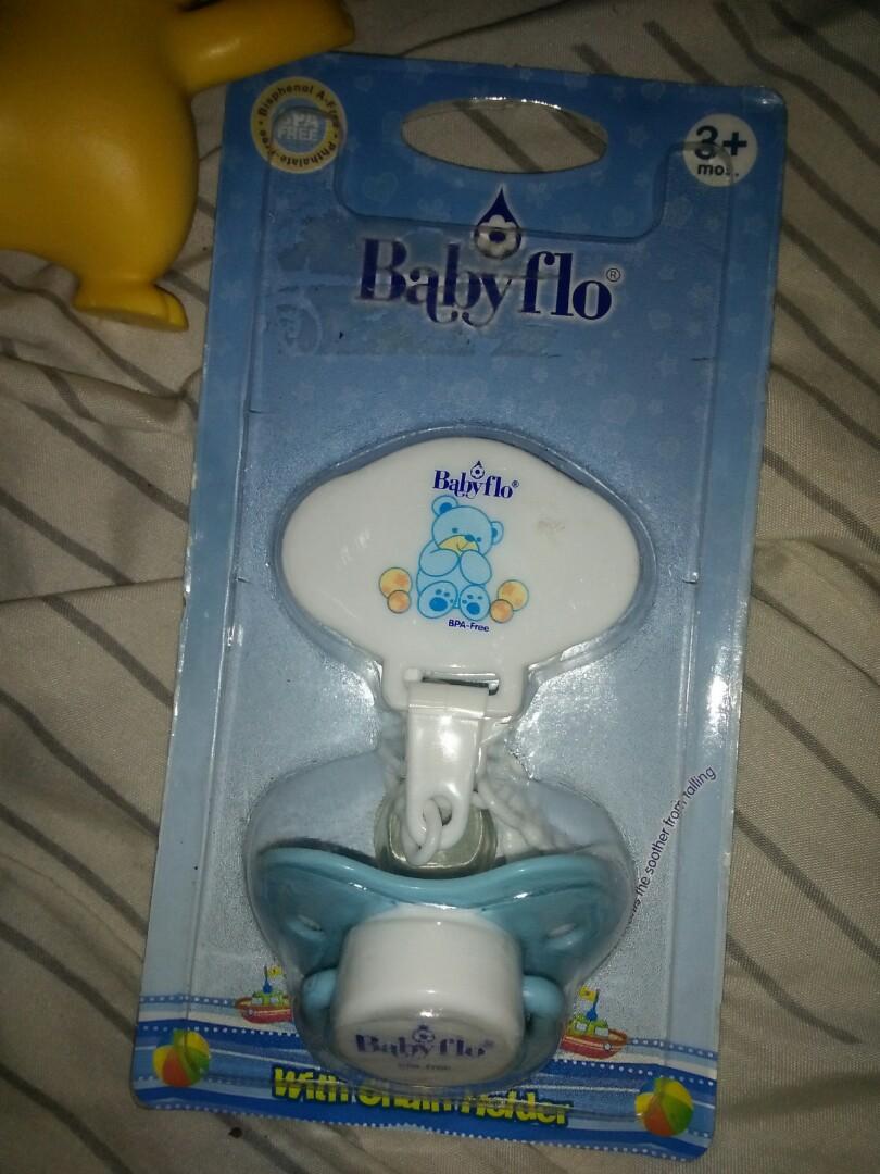 Babyflo pacifier store newborn