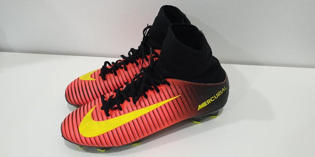 Boys Nike Mercurial Soccer Boots (US 4