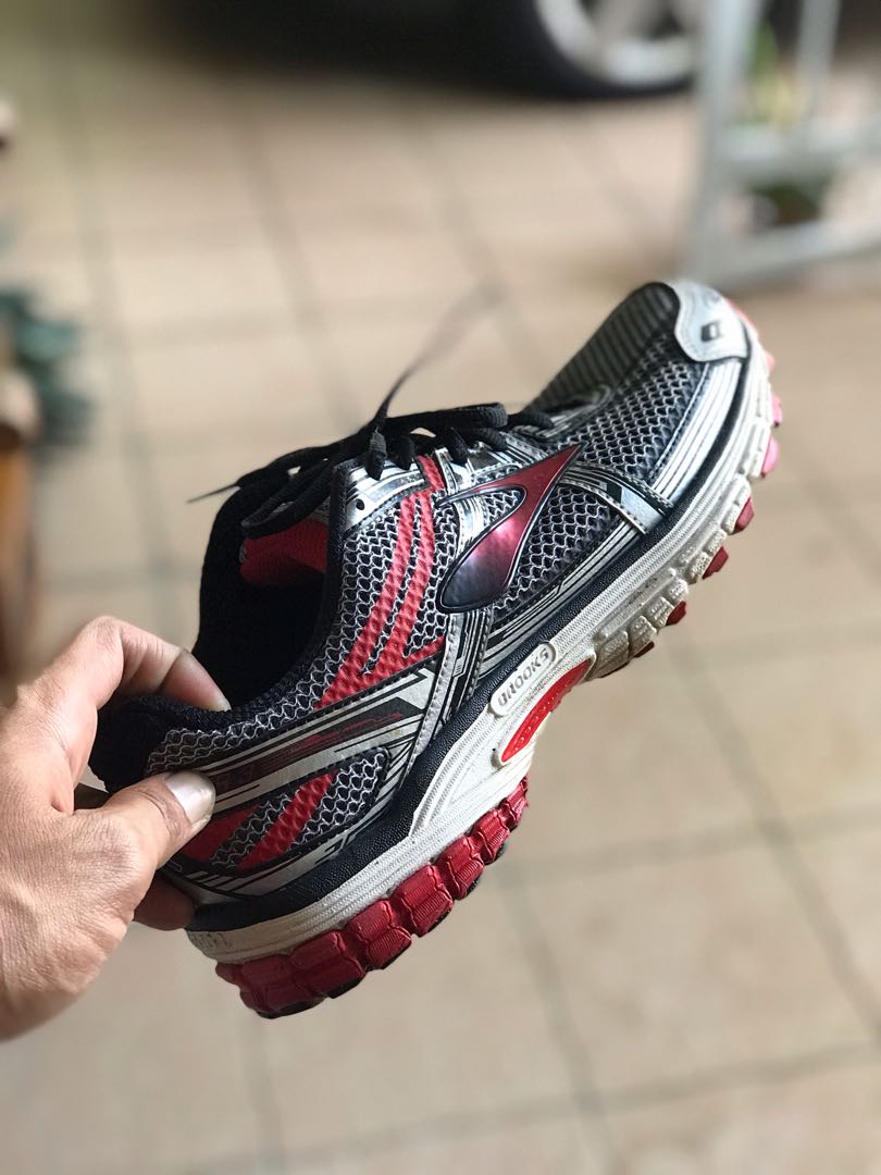 Brooks vapor 3 running shoes Men s Fashion Footwear Casual