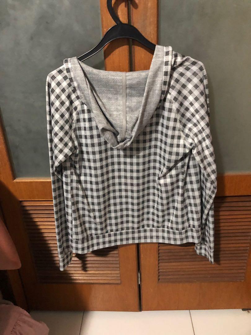 Checkered jacket (Category: Coats, Jackets and Outerwear) located in Singapore. Submitted by vclx_ (Listing ID 244923790, Image 2). Description: Clearing my clothes!! :) feel free to pm for any inquiries. .