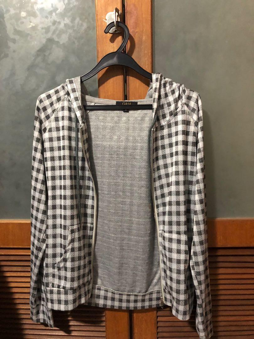 Checkered jacket (Category: Coats, Jackets and Outerwear) located in Singapore. Submitted by vclx_ (Listing ID 244923790, Image 1). Description: Clearing my clothes!! :) feel free to pm for any inquiries. .