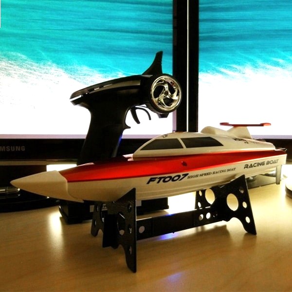 Fei Lun FT007 2.4G RC Racing Boat with Large Torsion Propeller