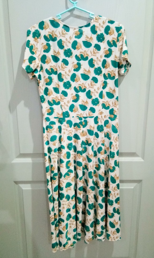 Floral green dress, Women's Fashion, Dresses & Sets, Dresses on Carousell
