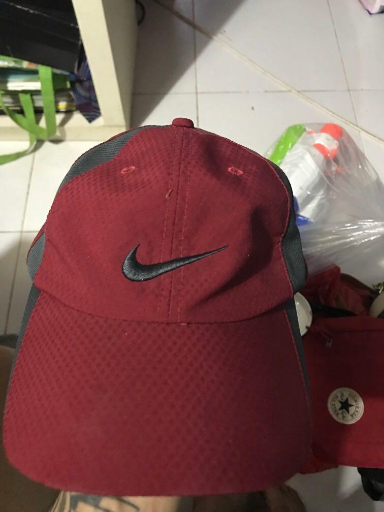 Maroon discount nike cap