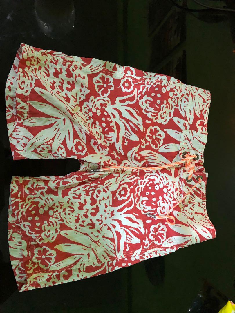 Swim short (Category: Babies & Kids Fashion) located in Rizal. Submitted by usofa (Listing ID 245065912, Image 2). Description: Good as new Color red If interested msg me at +639063355470 .