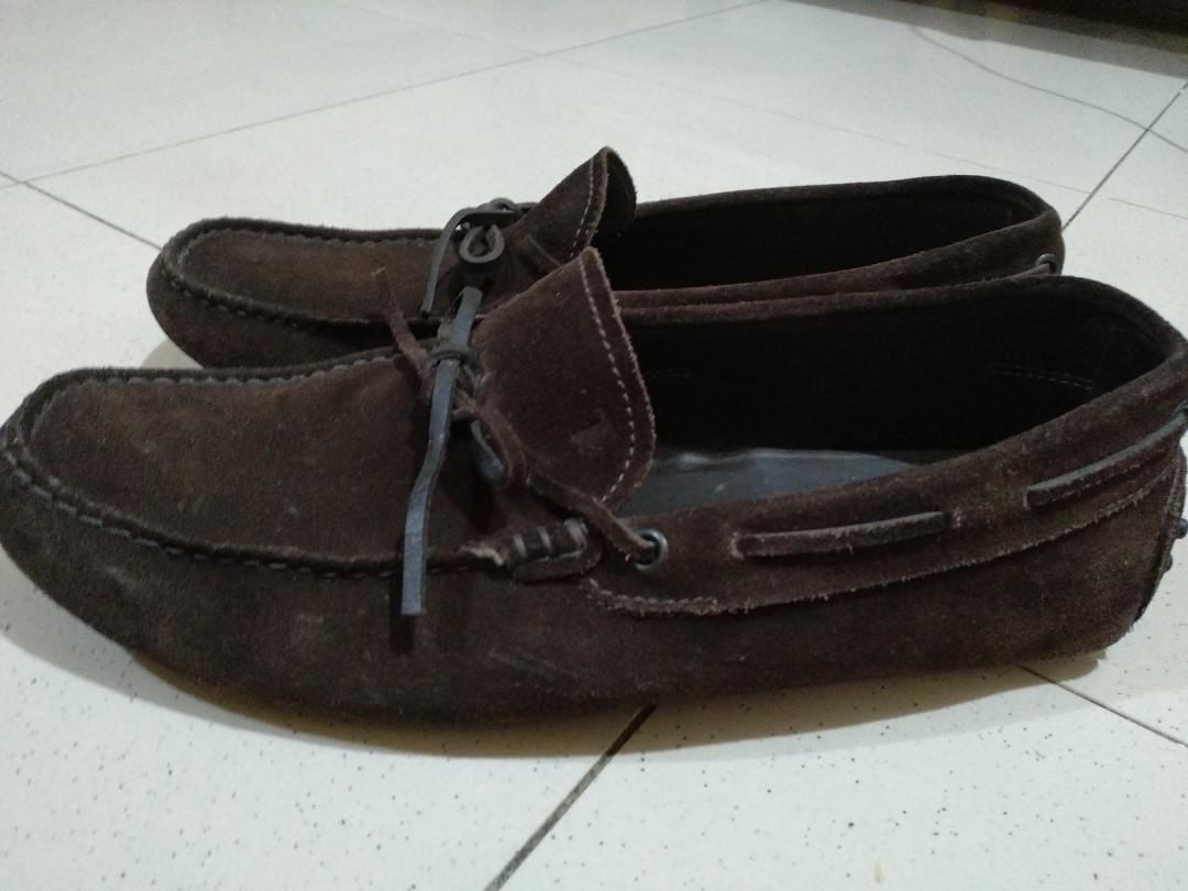 Tods Men's Driving Shoes (Category: Dress Shoes) located in Manila. Submitted by ronaldsimbe (Listing ID 245003674, Image 3). Description: Tods Men's Driving Shoes Made in Italy Size 8UK/9US In good condition.