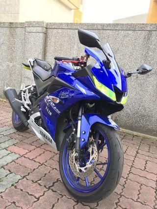 YAMAHA R15
