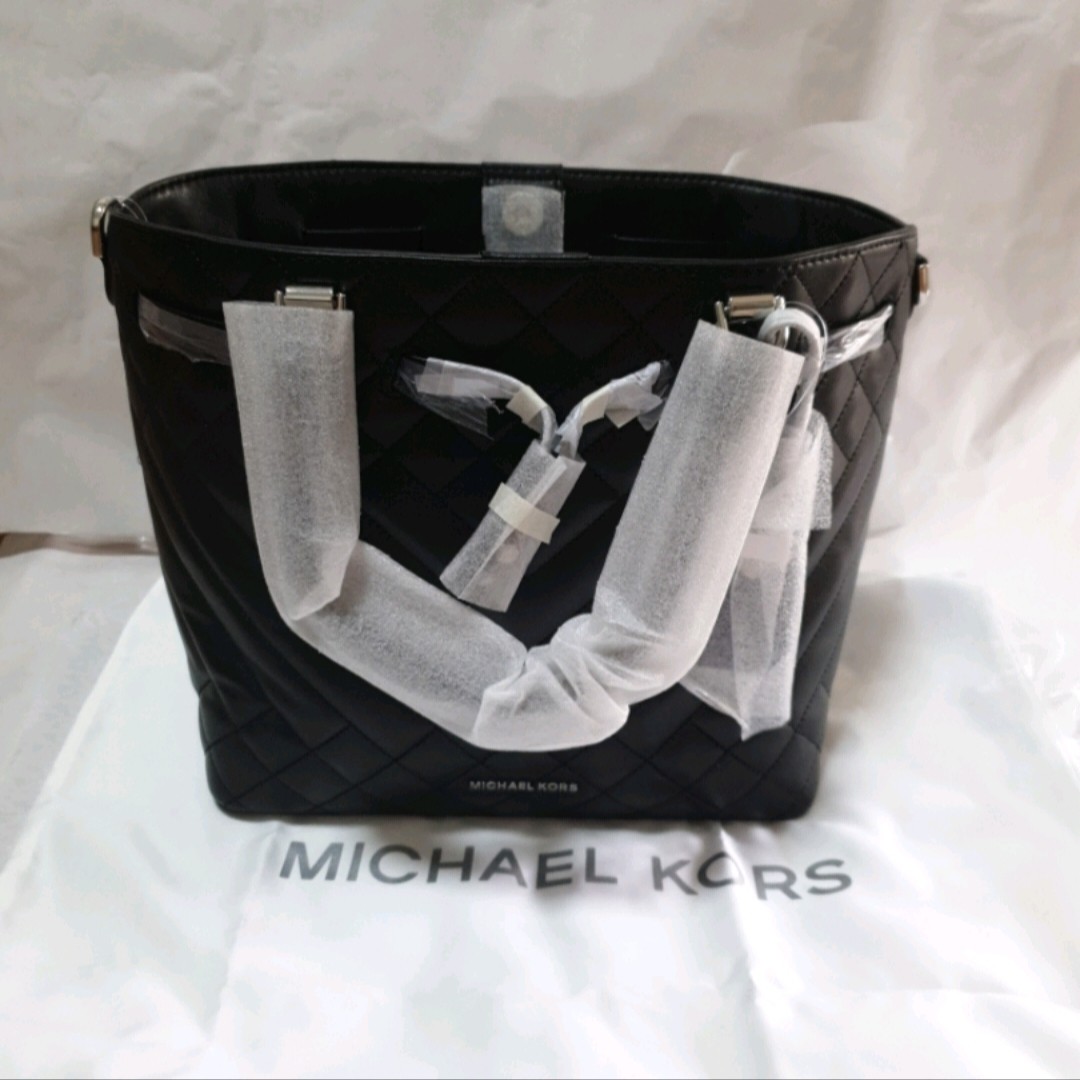 michael kors blakely medium quilted leather bucket bag