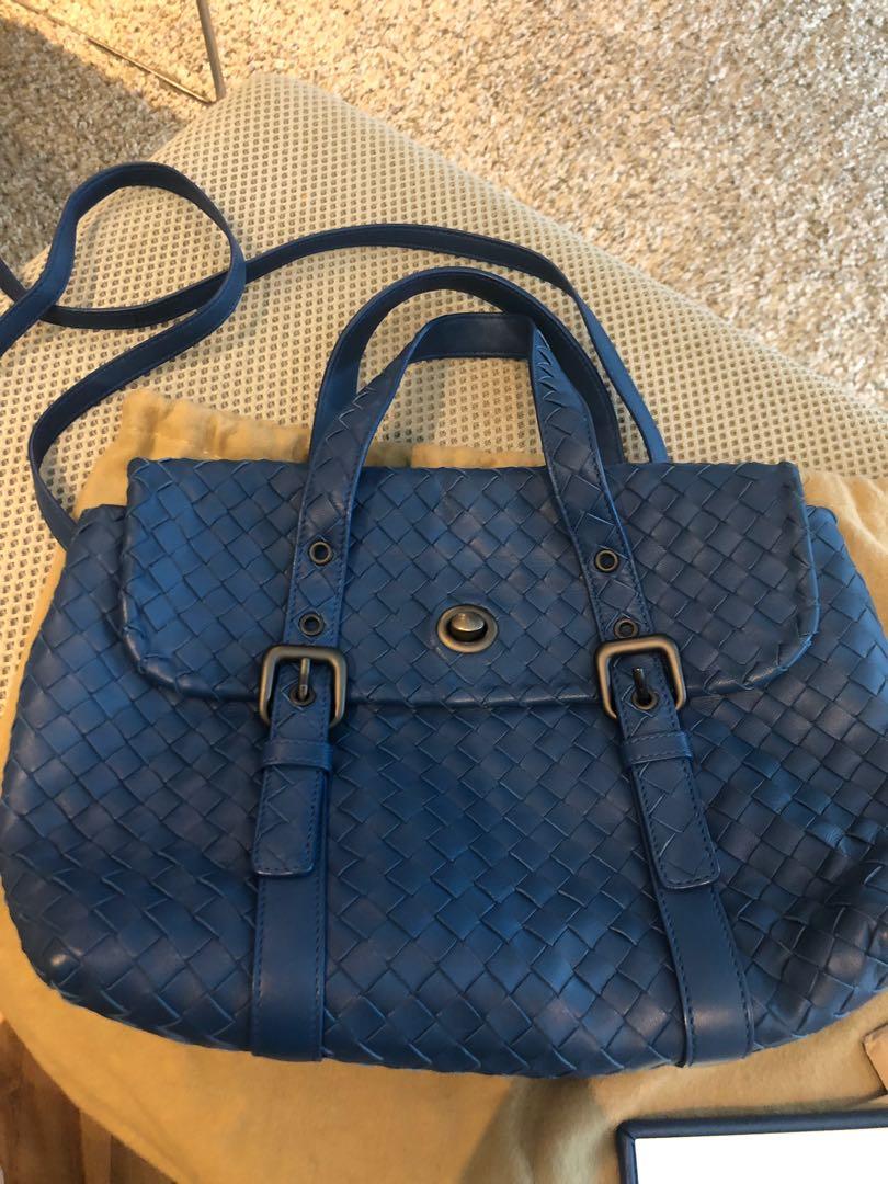 Bottega Veneta body bag (Category: Luxury Bags & Wallets) located in Makati City. Submitted by tiger168 (Listing ID 245135086, Image 3). Description: .