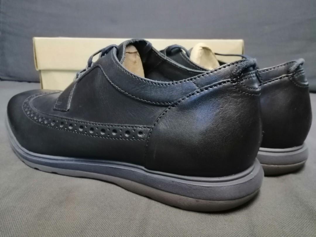 Clarks glaston wing black best sale