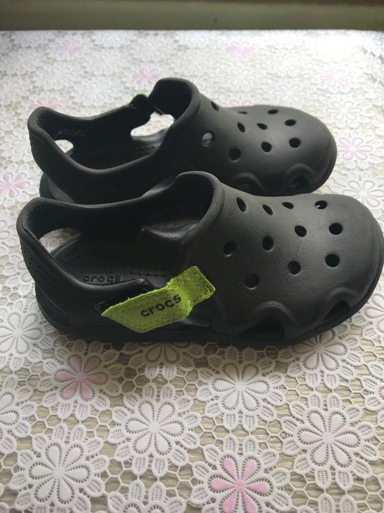 black crocs boys