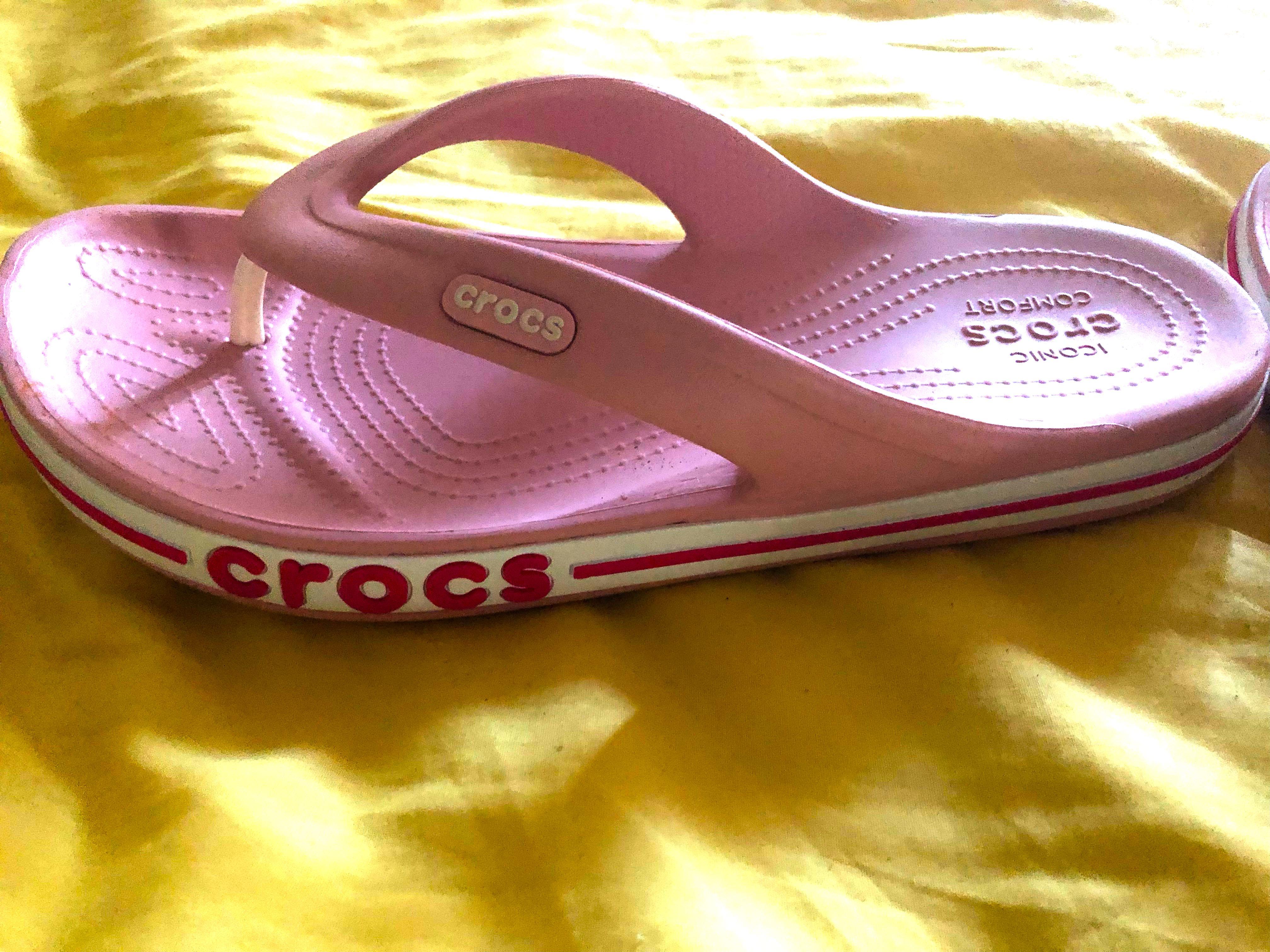 crocs triangle town center