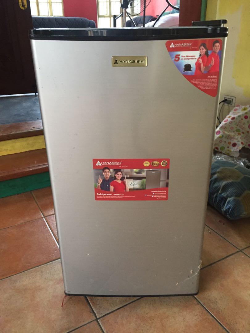 Hanabishi Mini Bar Refrigerator 300 Pesos Home Furniture Home Appliances Refrigerators And Freezers On Carousell