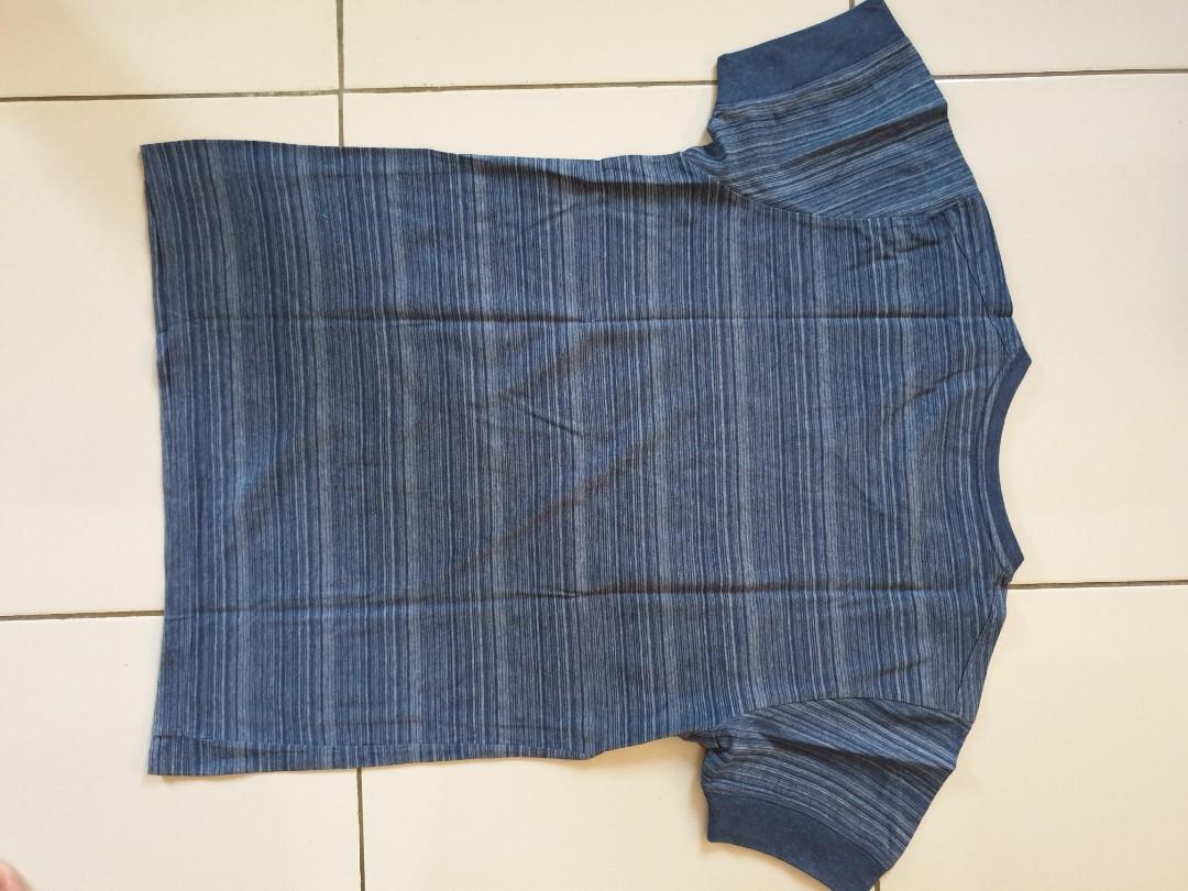 Jockey V-neck shirt (Category: Tshirts & Polo Shirts ) located in Balanga. Submitted by ryn_superfly (Listing ID 245222561, Image 3). Description: 9/10 condition No issue Medium size.