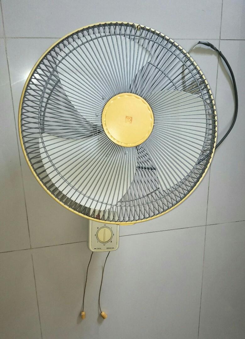 KDK 45cm wall fan with pull switch selling cheap, Furniture & Home Living, Lighting & Fans, Fans