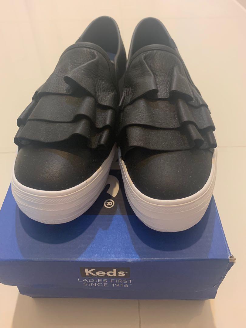 keds triple ruffle leather black