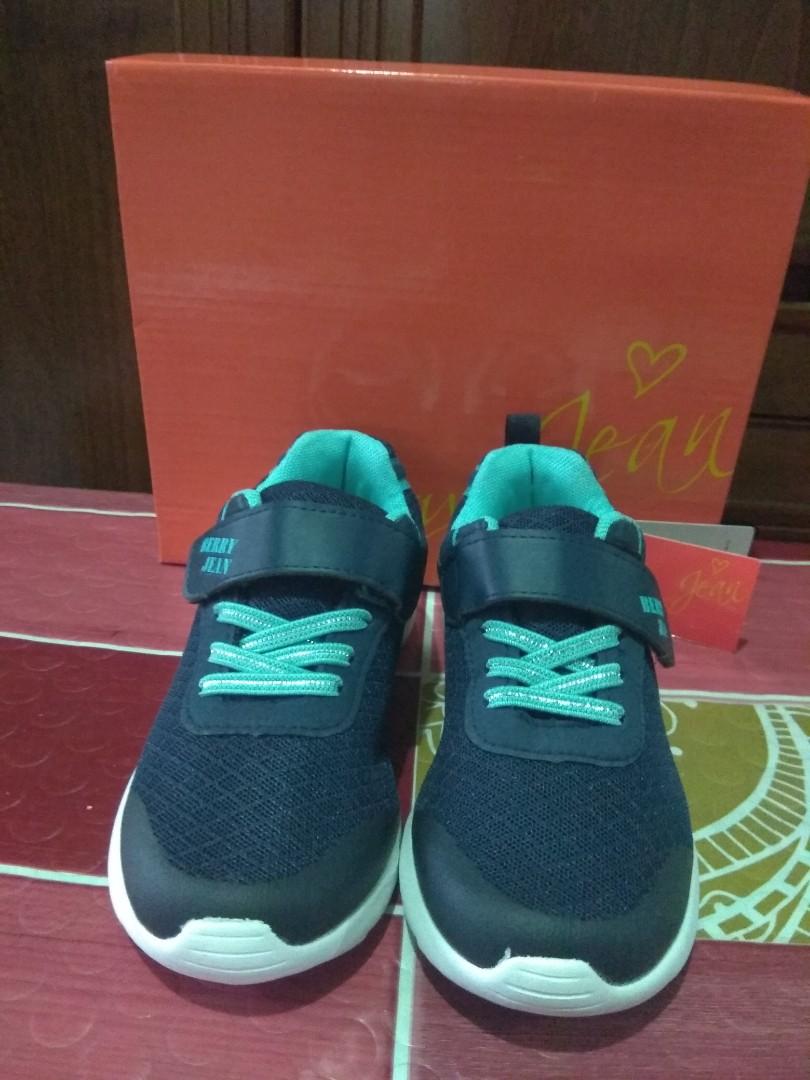 shoe berry