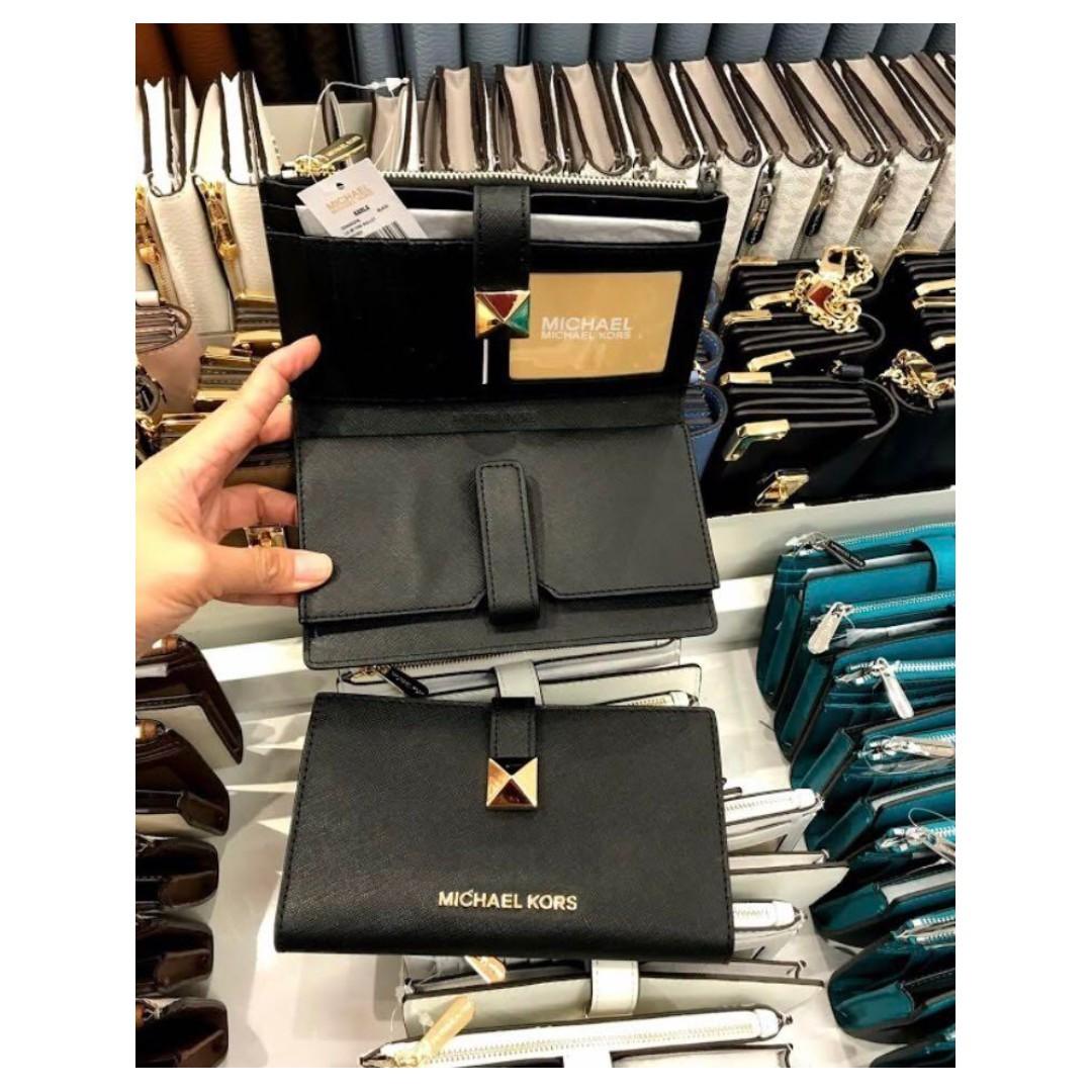 Michael kors karla wristlet clearance