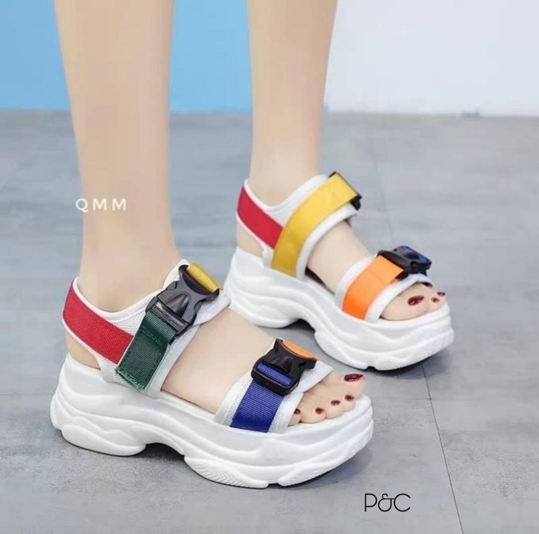 Sendal Straps Korea Sendal Gunung Sendal Musim Panas Wanita Korea Fesyen Wanita Sepatu Di Carousell