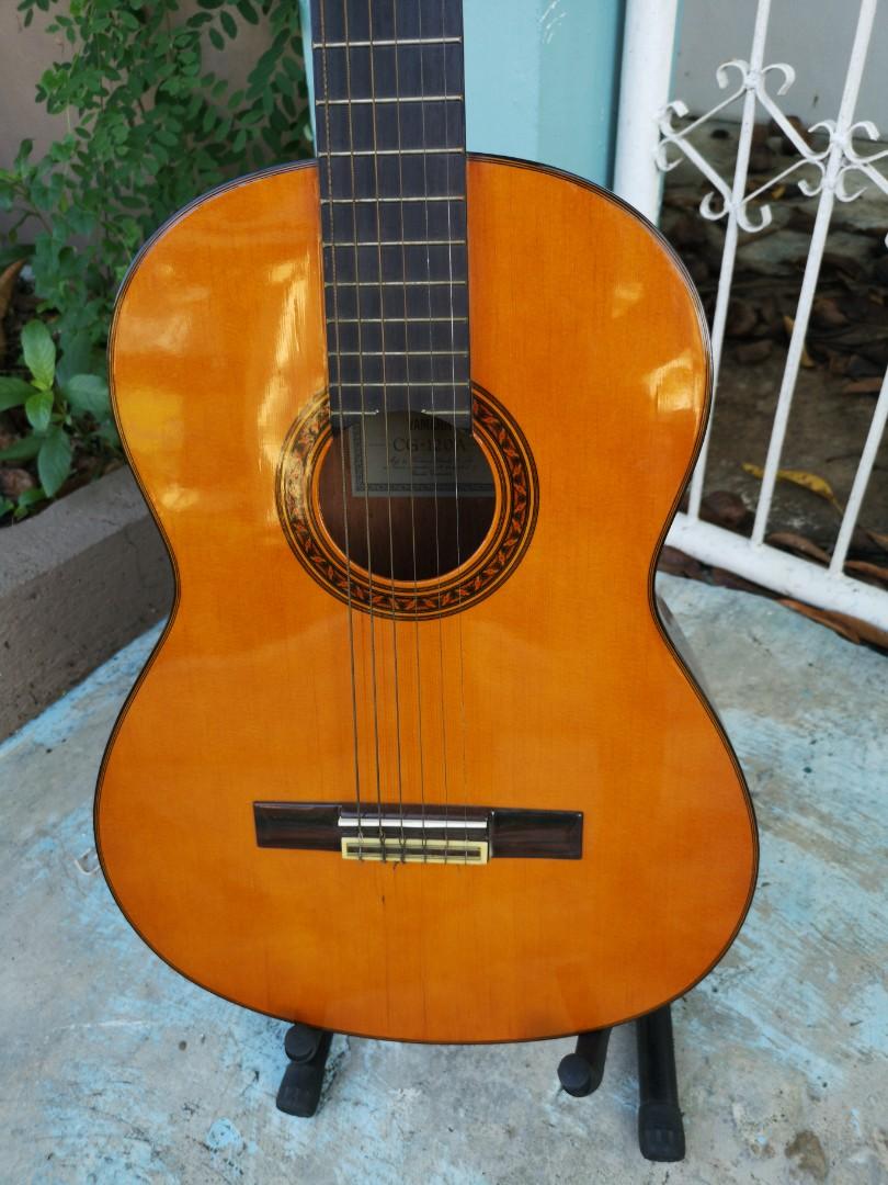 Yamaha cg120a classical guitar Hobbies Toys Music Media CDs