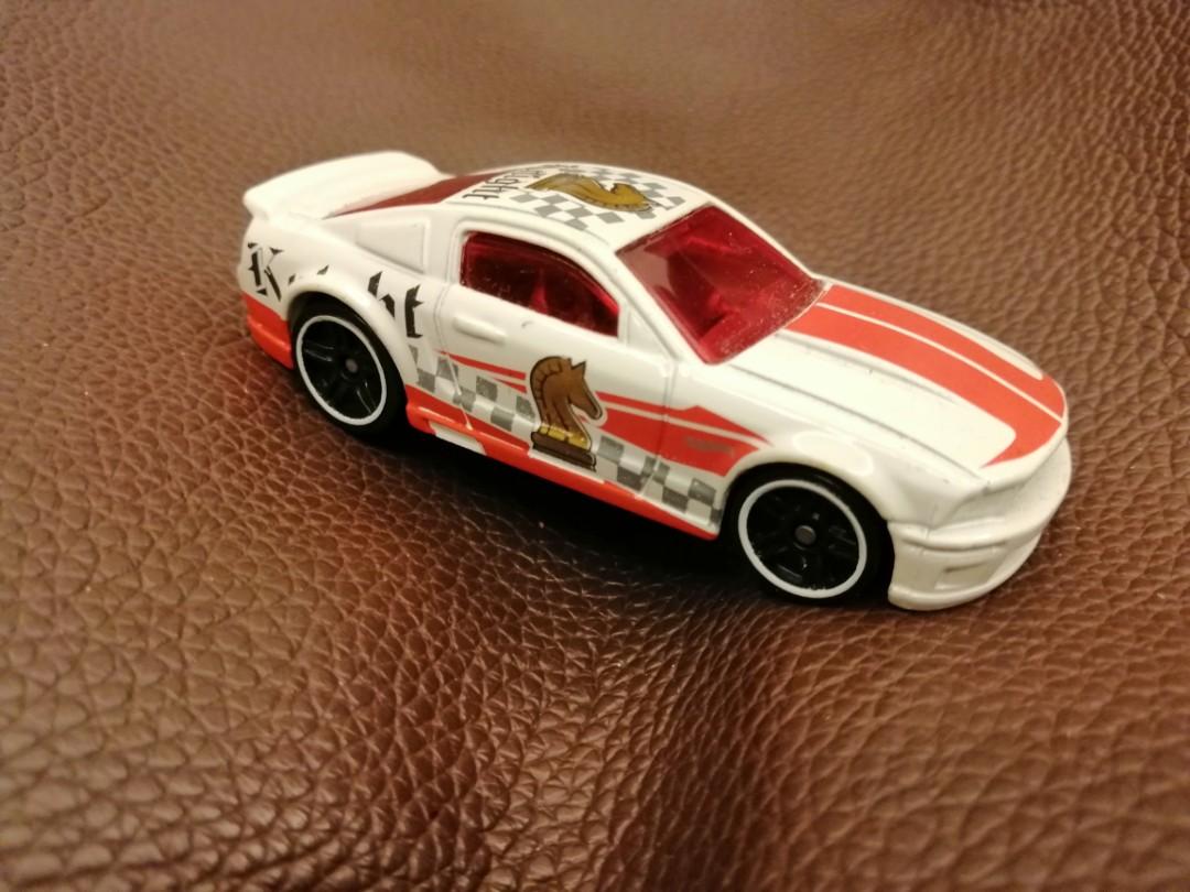 Hot wheels 07 hotsell ford mustang checkmate
